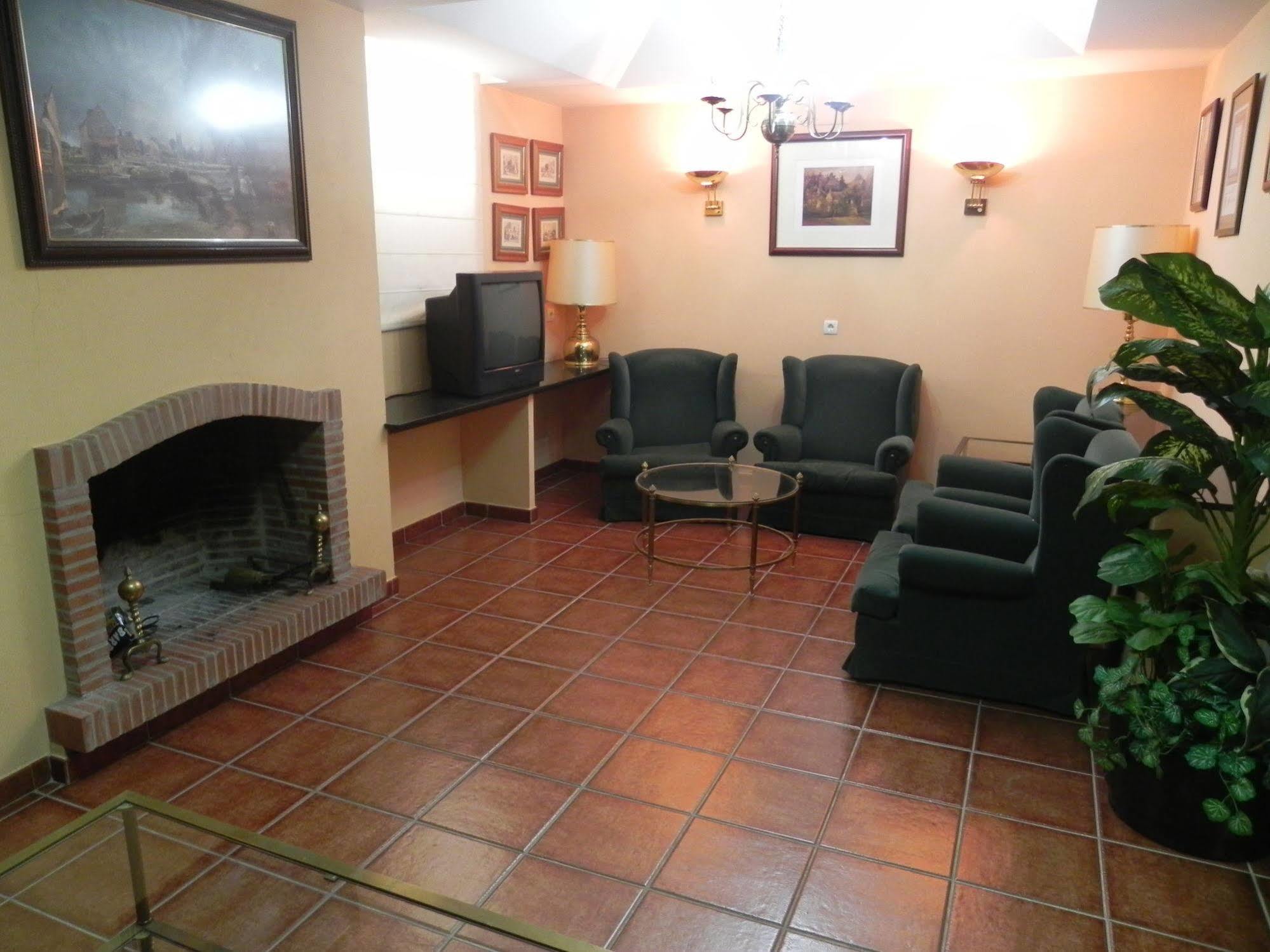 Hotel Sierra De Aracena Ngoại thất bức ảnh