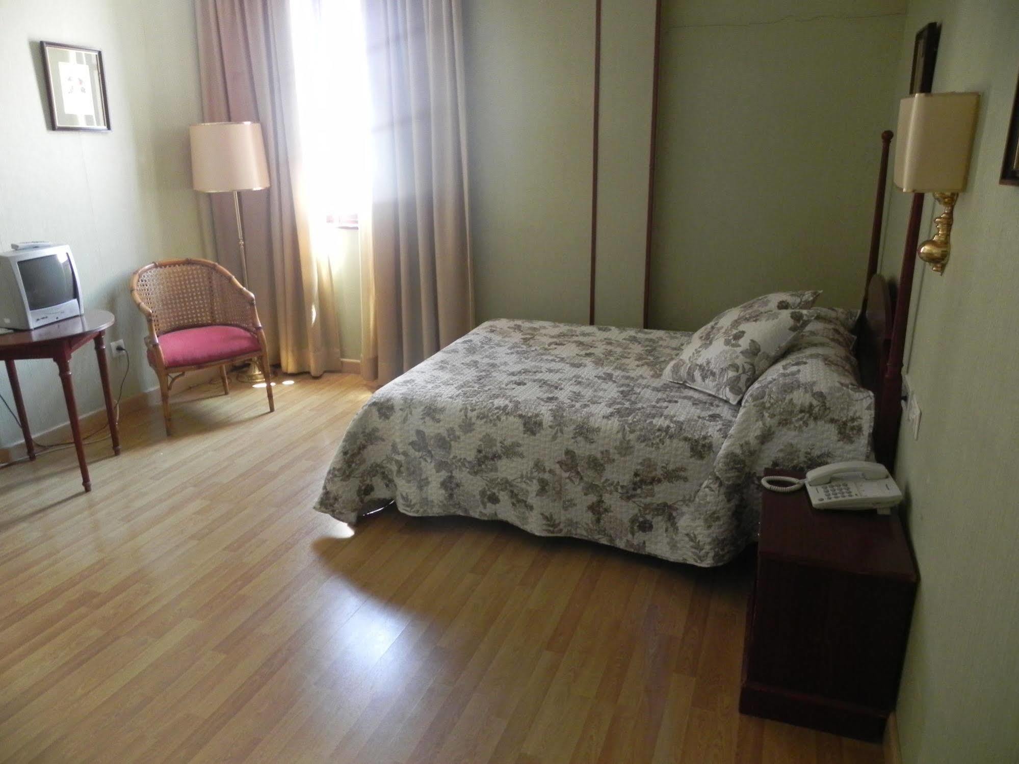 Hotel Sierra De Aracena Ngoại thất bức ảnh